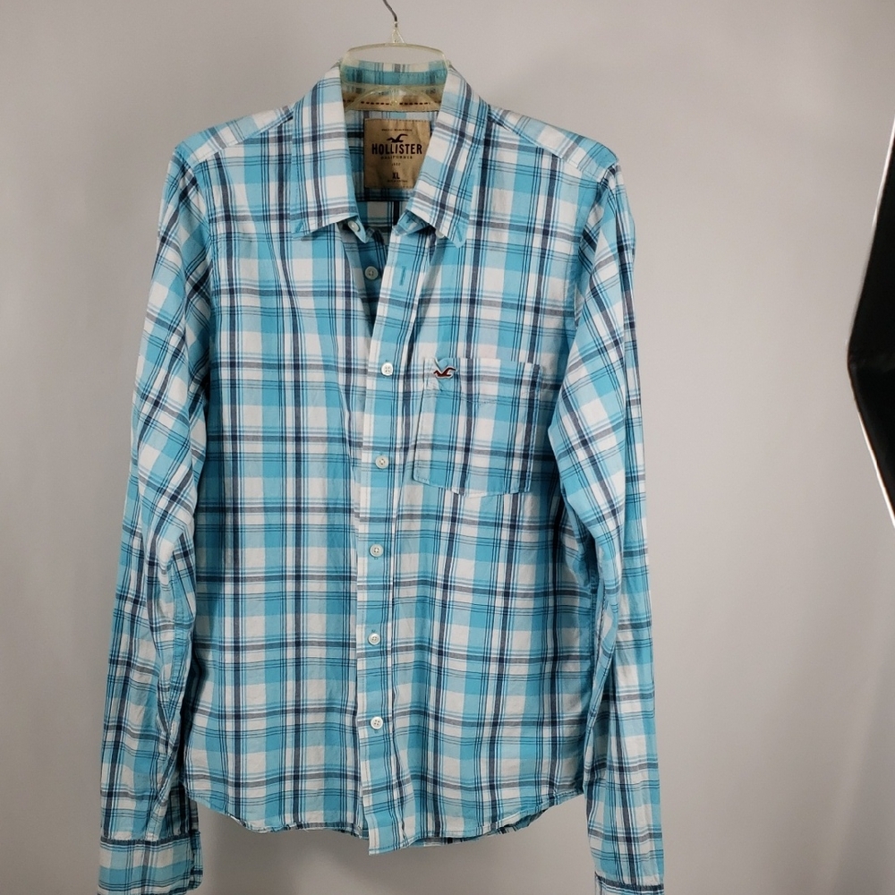 Hollister Men’s Xlg Turquoise and White Plaid Button-Down Shirt